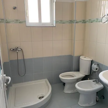 Erion Appartement *